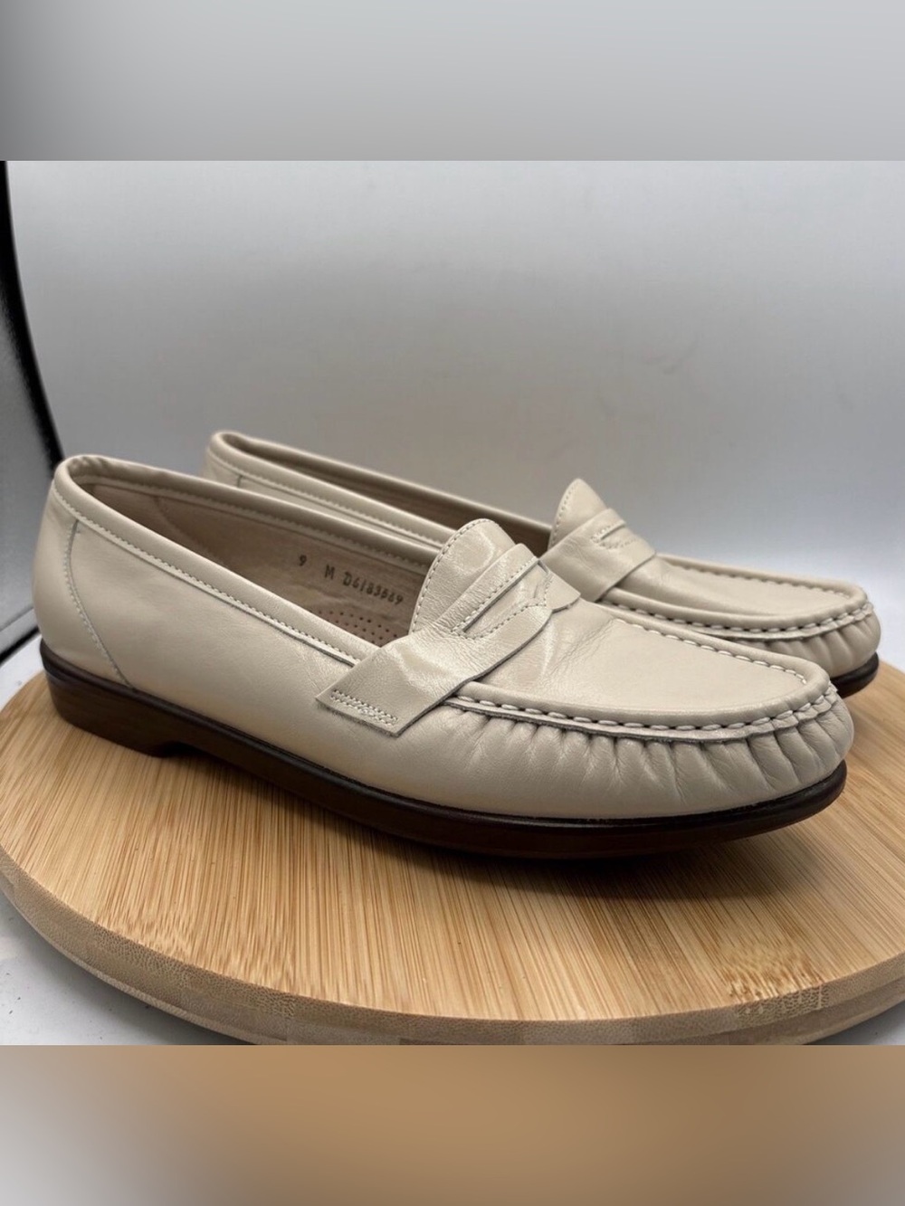 SAS TriPad Comfort Leather Penny Loafers Ivory Bone Slip On Shoes Women’s 9M